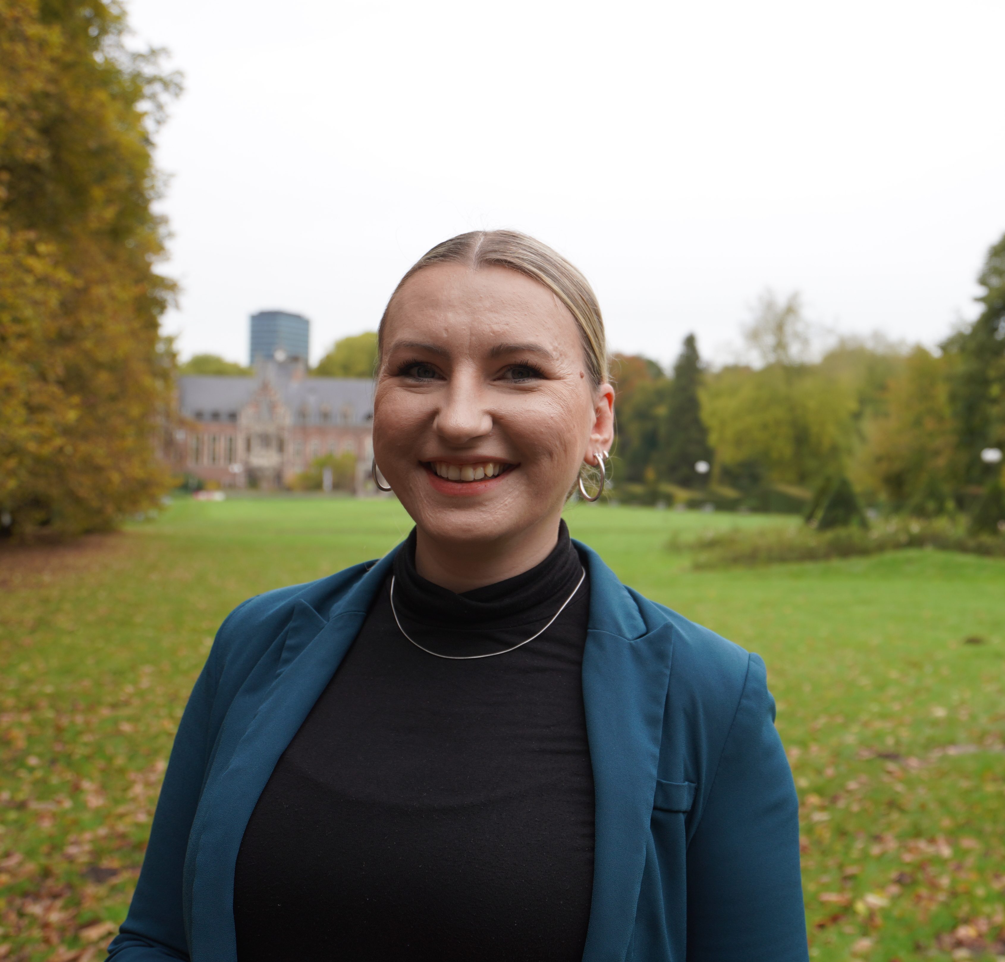 Dr. Mia Kovač
